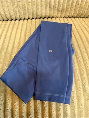 Lululemon Women’s leggings - blue/purple color